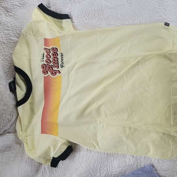 Womans tee - Picture 1 of 1